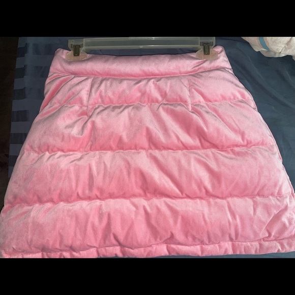 Gsuwoo Puffer skirt @gsuwoo @shopsoreal - Picture 1 of 5